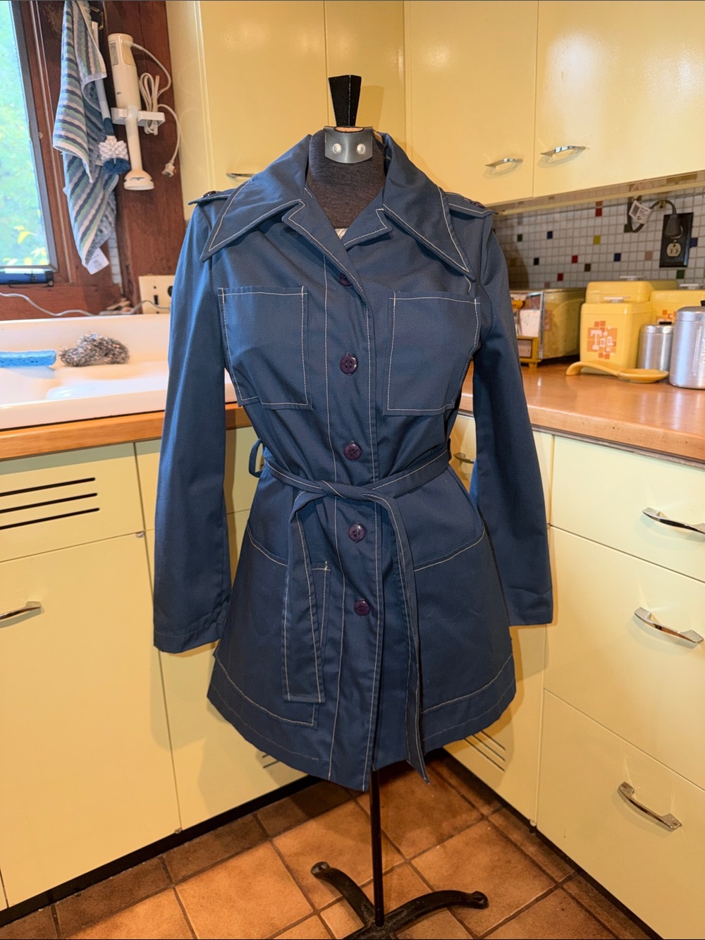 Vintage Women’s Lightweight Jacket Coat or Top